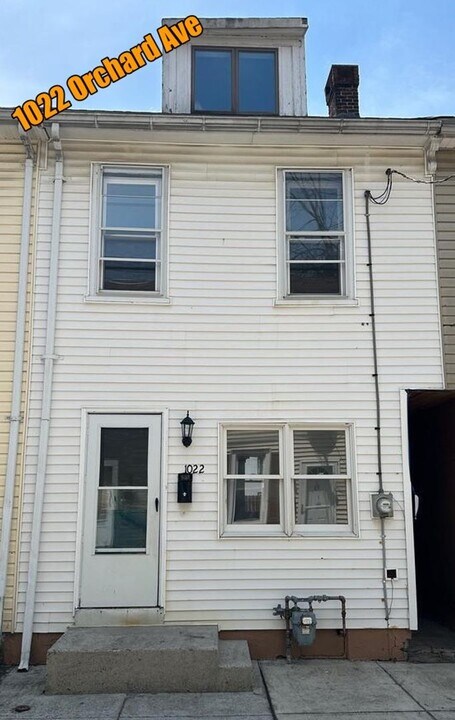 1022 Orchard St in Lebanon, PA - Building Photo