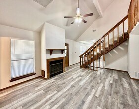 2502 NE Kingsbriar Pl in Lawton, OK - Building Photo - Building Photo