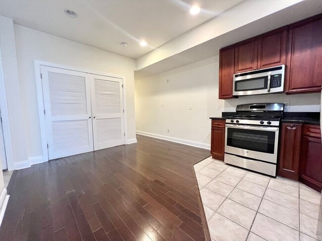 1806 N 16th St, Unit A in Philadelphia, PA - Building Photo - Building Photo