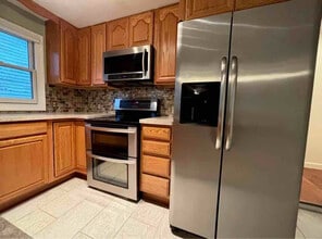 107 N Main St in Canandaigua, NY - Building Photo - Building Photo