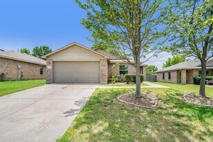 2421 Gabriel Dr in McKinney, TX - Building Photo