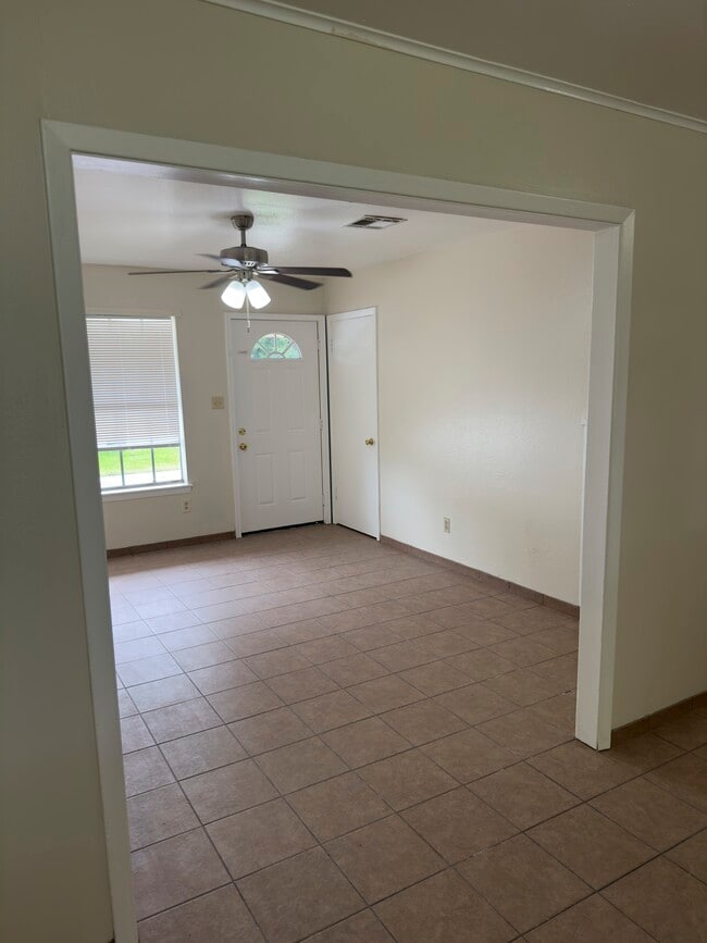 214 Guidry Rd in Lafayette, LA - Building Photo - Building Photo