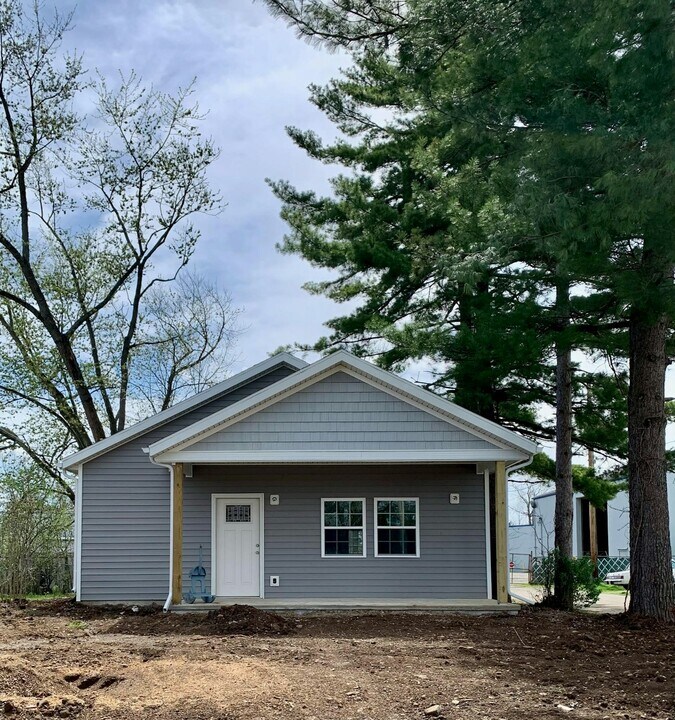 849 Steel Ave in Newark, OH - Building Photo