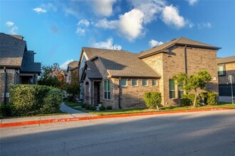 7220 Wyoming Springs Dr in Round Rock, TX - Building Photo - Building Photo