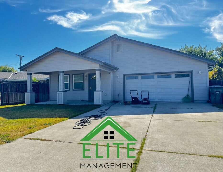 3613 Clay St in Sacramento, CA - Building Photo