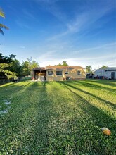 9538 Little River Blvd in Miami, FL - Building Photo - Building Photo