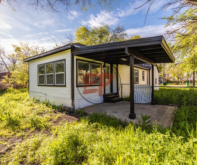203 4th St in Moody, TX - Building Photo - Building Photo