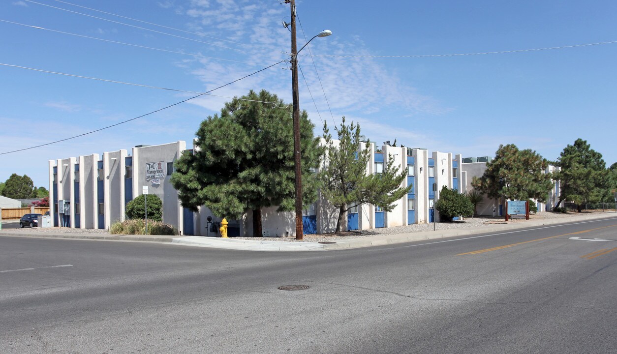 Casa Tranquilla Apartments in Albuquerque, NM - Building Photo