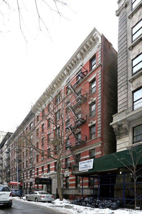 316 W 94th St in New York, NY - Building Photo