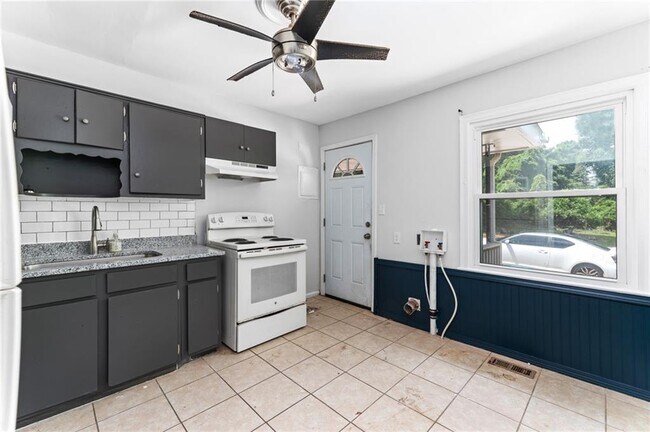 2536 McAfee Rd in Decatur, GA - Building Photo - Building Photo