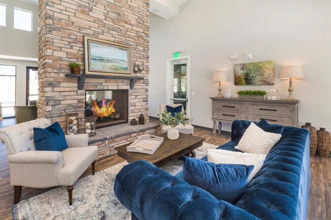 Retreat at Patriot Park in Colorado Springs, CO - Foto de edificio - Building Photo