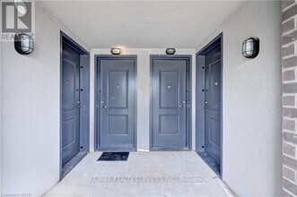 350 Fisher Mills Rd in Cambridge, ON - Building Photo - Building Photo