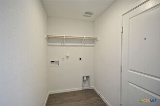 429 Payton Pl in Marion, TX - Foto de edificio - Building Photo
