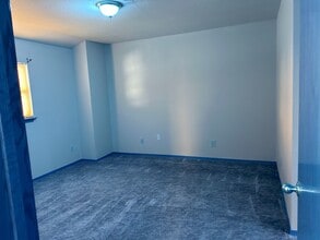 1042 Baxter St, Unit A in Neosho, MO - Building Photo - Building Photo