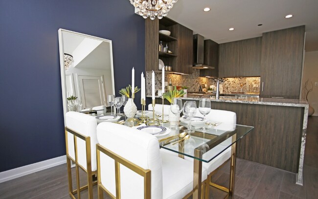 property at 729 N Hudson Ave