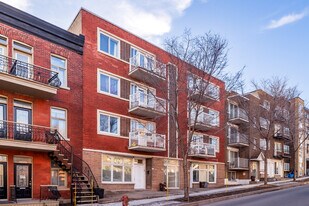 2574-2584 Frontenac Rue in Montréal, QC - Building Photo
