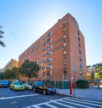 Mother Zion-McMurray Apartments in New York, NY - Foto de edificio - Building Photo