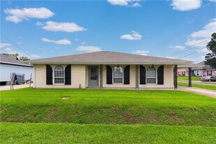 502 Giacomo St in Norco, LA - Building Photo