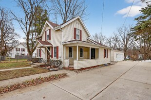 430 N Linden St in Marshall, MI - Building Photo