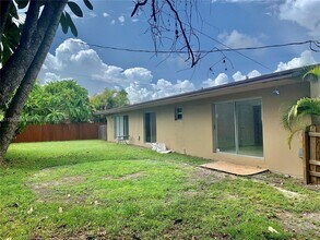 9798 SW 158th St in Miami, FL - Building Photo - Building Photo