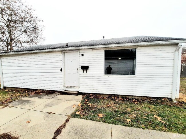 1807 W Adams St in Muncie, IN - Building Photo - Building Photo