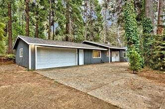 5731 Pony Express Trail in Pollock Pines, CA - Foto de edificio - Building Photo