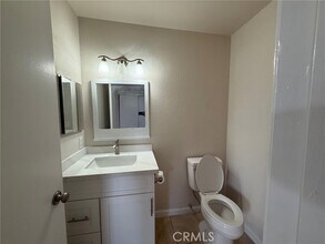 419 E Sycamore St-Unit -D in Anaheim, CA - Building Photo - Building Photo