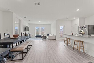 12780 Sweetleaf Ave in Denham Springs, LA - Foto de edificio - Building Photo