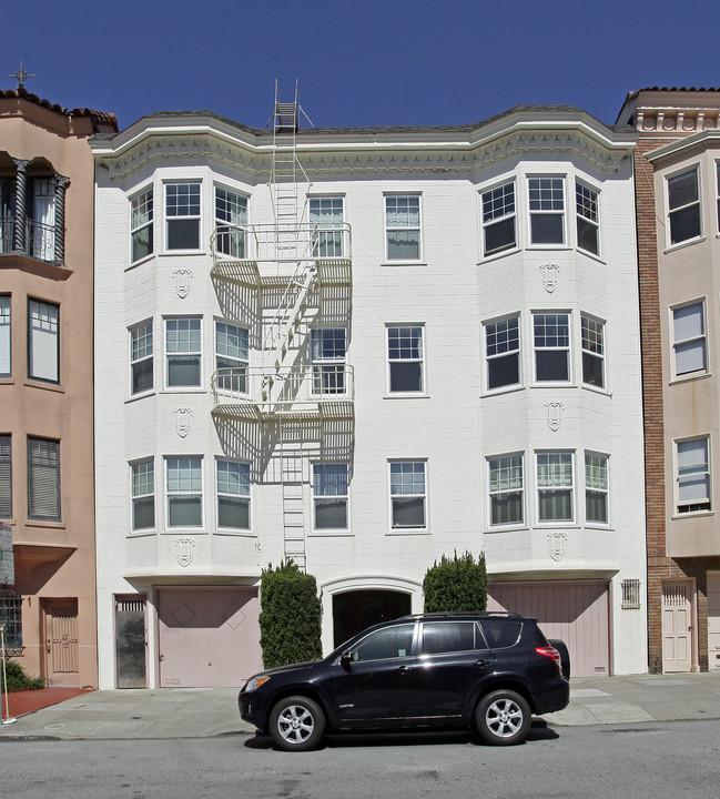 3366 Pierce St in San Francisco, CA - Building Photo