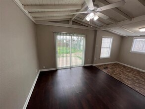 2442 SE 14th St in Grand Prairie, TX - Building Photo - Building Photo