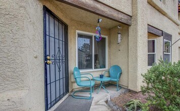 559 Kristin Ln in Henderson, NV - Building Photo - Building Photo
