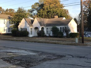 605 W Court St in Paragould, AR - Building Photo - Building Photo