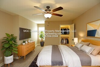 2154 SW Timbertrace Ln in Lee's Summit, MO - Building Photo - Building Photo