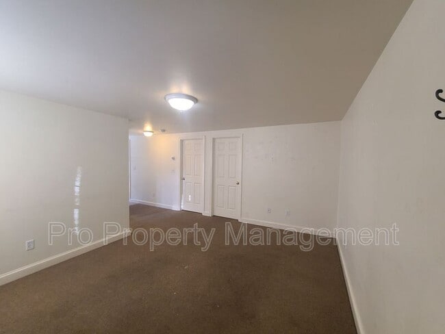 133 Railroad St in New Milford, CT - Building Photo - Building Photo