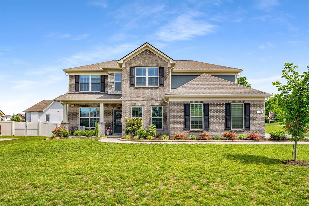 1149 Brixworth Dr in Spring Hill, TN - Building Photo