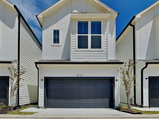 property at 5712 Paul Quinn St