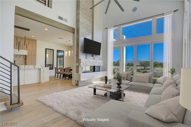 9116 Eagle Ridge Dr in Las Vegas, NV - Foto de edificio - Building Photo