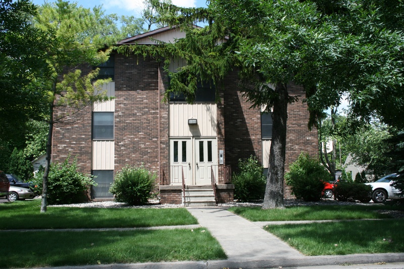 411 Edwin St in Midland, MI - Foto de edificio