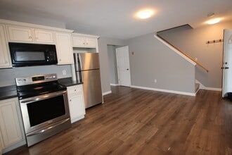 6 Canal St in Sutton, MA - Building Photo - Building Photo