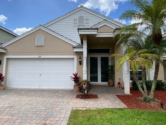 325 Berenger Walk in Royal Palm Beach, FL - Building Photo - Building Photo