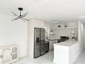 2508 McKinley St in Hollywood, FL - Building Photo