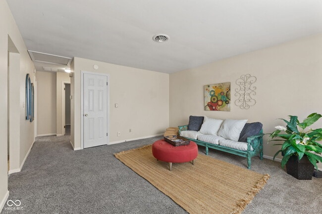 296 Heritage Dr in Danville, IN - Building Photo - Building Photo