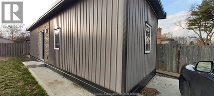 9694 Avery Ln in Windsor, ON - Building Photo - Building Photo