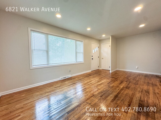 6821 Walker Ave in Lincoln, NE - Building Photo - Building Photo