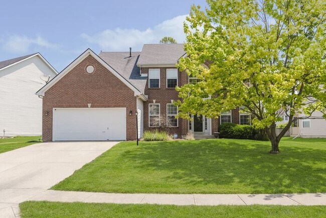 13960 Royalwood Dr in Fishers, IN - Foto de edificio - Building Photo