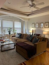 6912 N Lakewood Ave in Chicago, IL - Foto de edificio - Building Photo