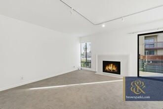 916 Beach Park Blvd in Foster City, CA - Building Photo - Building Photo