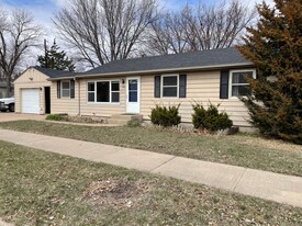 2700 W 2nd St in Sioux Falls, SD - Building Photo
