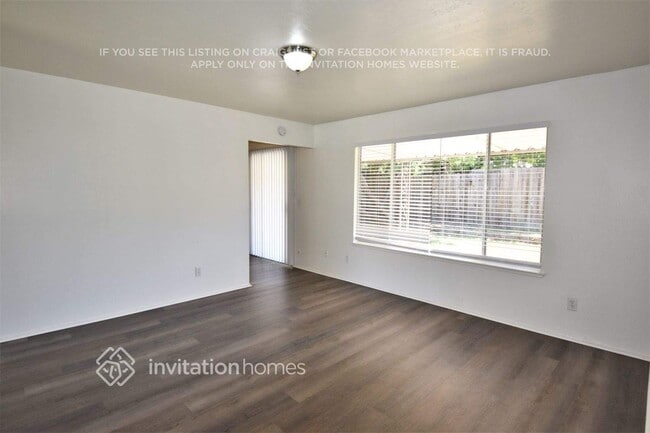 7013 Salmon River Dr in Sacramento, CA - Building Photo - Building Photo