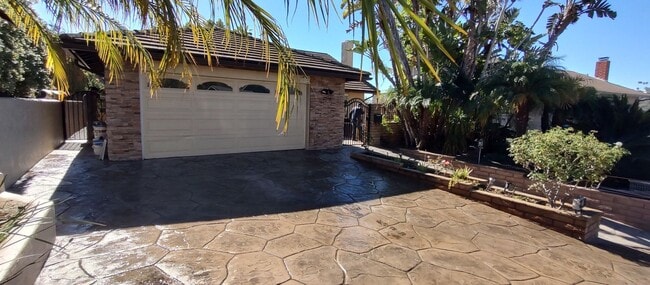 3219 N Star Dr in San Diego, CA - Building Photo - Building Photo